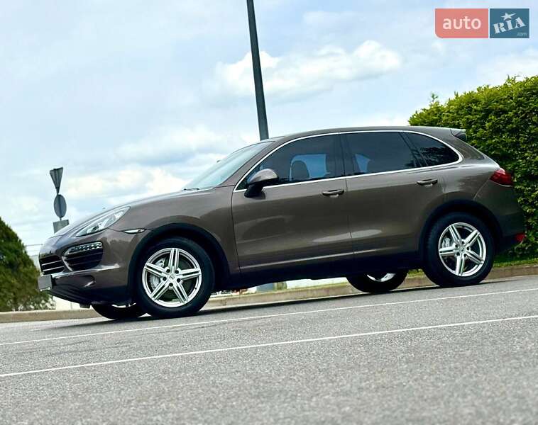 Внедорожник / Кроссовер Porsche Cayenne 2011 в Киеве