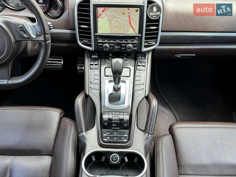 Внедорожник / Кроссовер Porsche Cayenne 2011 в Киеве