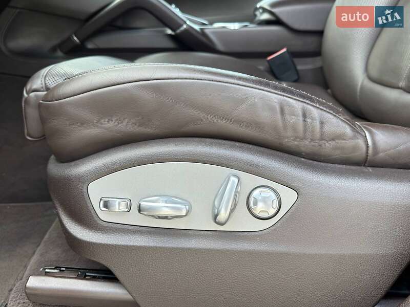 Внедорожник / Кроссовер Porsche Cayenne 2011 в Киеве