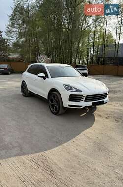 Внедорожник / Кроссовер Porsche Cayenne 2020 в 