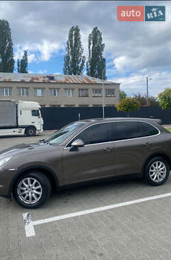 Внедорожник / Кроссовер Porsche Cayenne 2011 в 