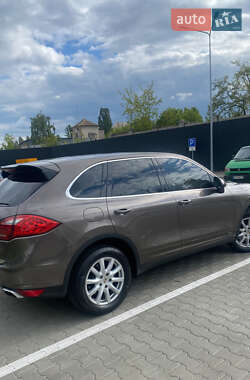 Внедорожник / Кроссовер Porsche Cayenne 2011 в 