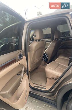Внедорожник / Кроссовер Porsche Cayenne 2011 в 