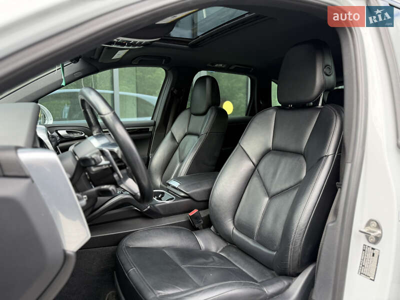 Позашляховик / Кросовер Porsche Cayenne 2015 в Львові фото 31 Позашляховик / Кросовер Porsche Cayenne 2015 в Львові