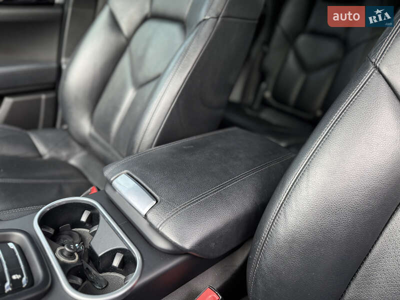 Позашляховик / Кросовер Porsche Cayenne 2015 в Львові фото 37 Позашляховик / Кросовер Porsche Cayenne 2015 в Львові