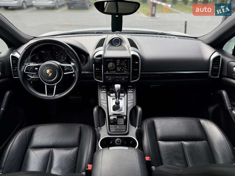 Позашляховик / Кросовер Porsche Cayenne 2015 в Львові фото 48 Позашляховик / Кросовер Porsche Cayenne 2015 в Львові