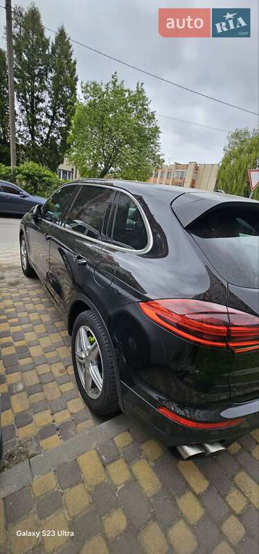 Внедорожник / Кроссовер Porsche Cayenne 2015 в Львове