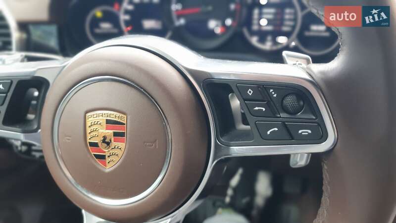 Внедорожник / Кроссовер Porsche Cayenne 2019 в Киеве