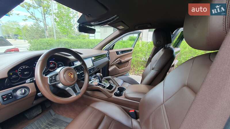 Внедорожник / Кроссовер Porsche Cayenne 2019 в Киеве