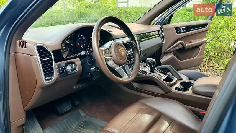 Внедорожник / Кроссовер Porsche Cayenne 2019 в Киеве