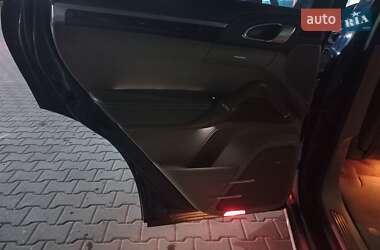 Внедорожник / Кроссовер Porsche Cayenne 2013 в 