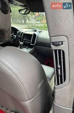 Внедорожник / Кроссовер Porsche Cayenne 2010 в 