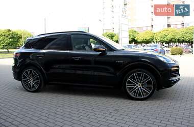 Позашляховик / Кросовер Porsche Cayenne 2020 в 