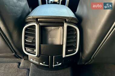 Внедорожник / Кроссовер Porsche Cayenne 2013 в 