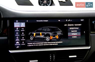 Позашляховик / Кросовер Porsche Cayenne 2020 в 