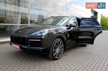 Позашляховик / Кросовер Porsche Cayenne 2020 в 