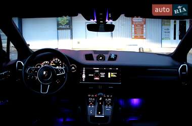 Позашляховик / Кросовер Porsche Cayenne 2020 в 