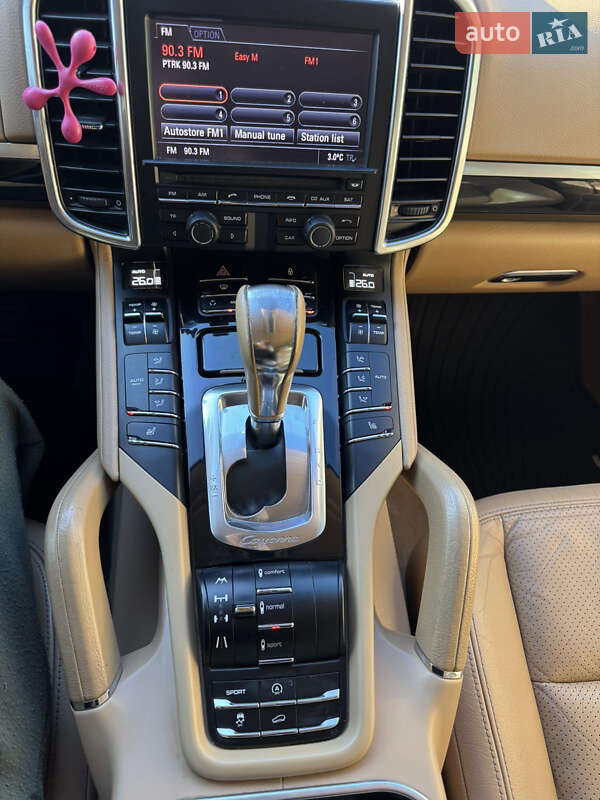 Внедорожник / Кроссовер Porsche Cayenne 2012 в Павлограде