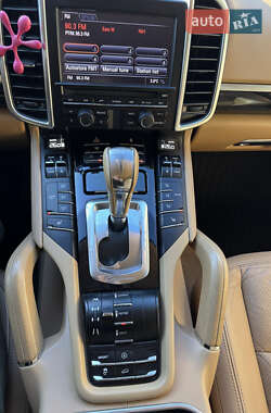 Позашляховик / Кросовер Porsche Cayenne 2012 в 