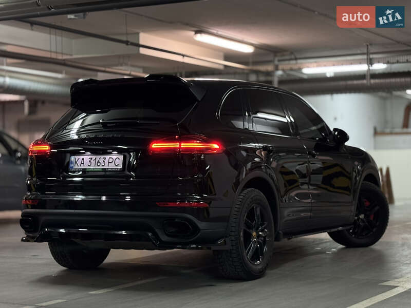 Позашляховик / Кросовер Porsche Cayenne 2016 в Дніпрі