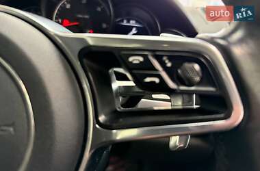 Внедорожник / Кроссовер Porsche Cayenne 2015 в 