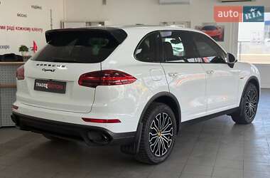 Внедорожник / Кроссовер Porsche Cayenne 2015 в 