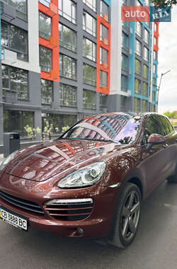 Внедорожник / Кроссовер Porsche Cayenne 2012 в 