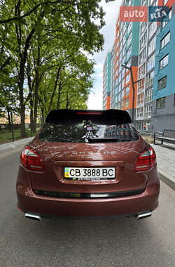 Внедорожник / Кроссовер Porsche Cayenne 2012 в 