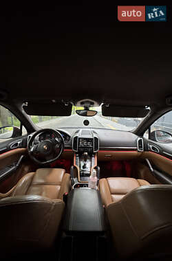 Внедорожник / Кроссовер Porsche Cayenne 2012 в 