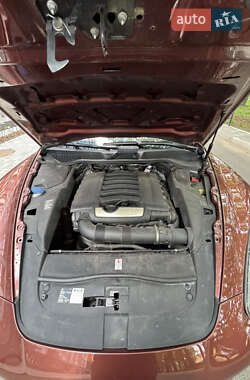 Внедорожник / Кроссовер Porsche Cayenne 2012 в 