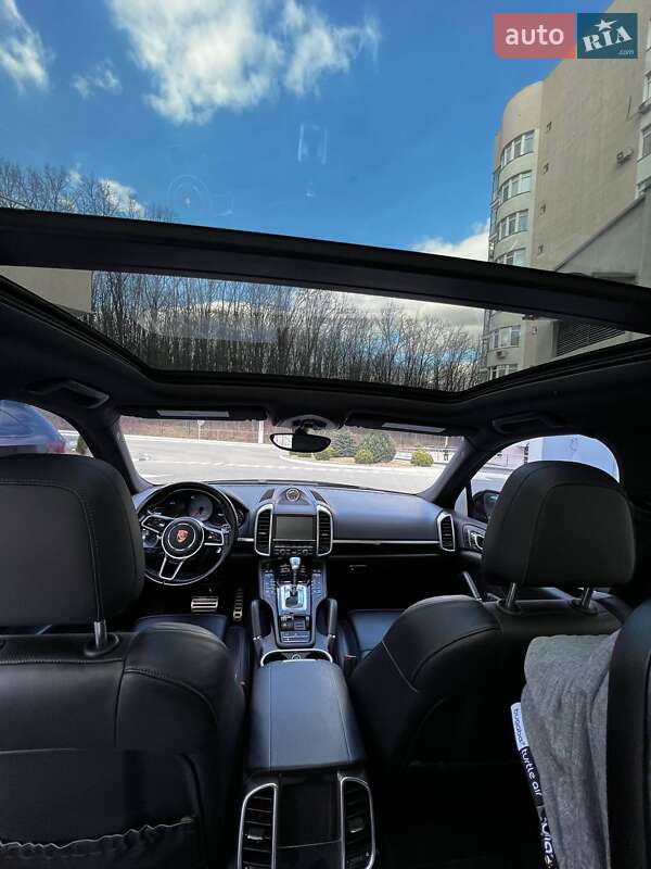 Позашляховик / Кросовер Porsche Cayenne 2014 в Харкові