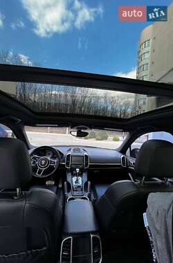 Позашляховик / Кросовер Porsche Cayenne 2014 в 