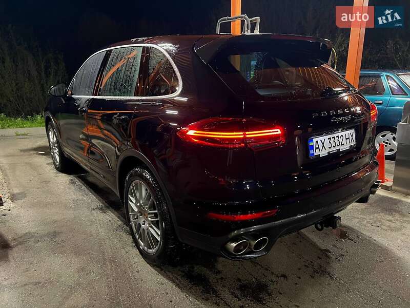 Позашляховик / Кросовер Porsche Cayenne 2014 в Харкові