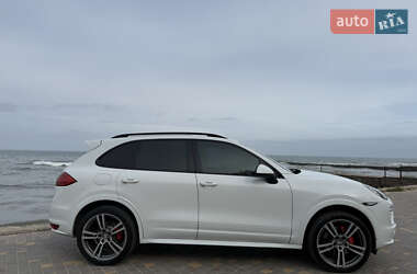 Внедорожник / Кроссовер Porsche Cayenne 2012 в 