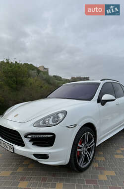 Внедорожник / Кроссовер Porsche Cayenne 2012 в 