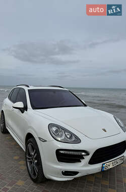 Внедорожник / Кроссовер Porsche Cayenne 2012 в 