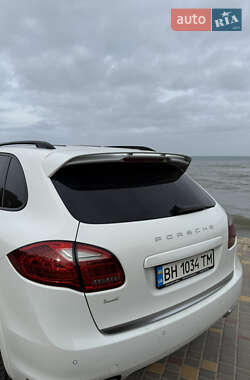 Внедорожник / Кроссовер Porsche Cayenne 2012 в 