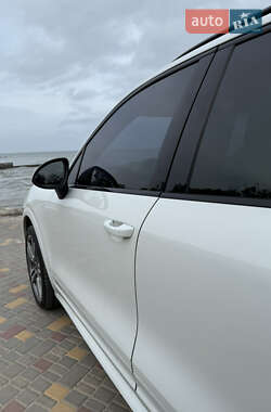 Внедорожник / Кроссовер Porsche Cayenne 2012 в 