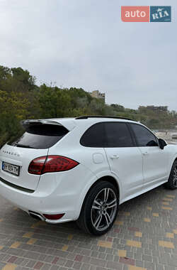Внедорожник / Кроссовер Porsche Cayenne 2012 в 
