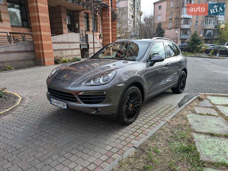 Позашляховик / Кросовер Porsche Cayenne 2010 в Києві