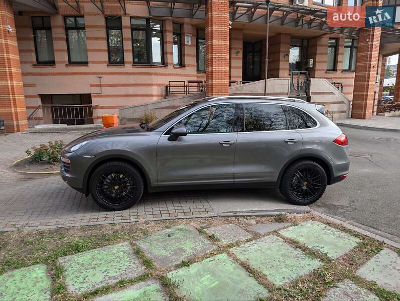 Позашляховик / Кросовер Porsche Cayenne 2010 в Києві