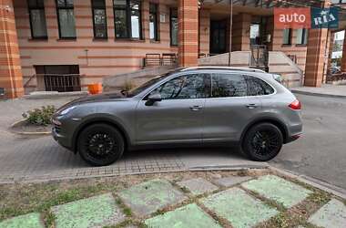 Позашляховик / Кросовер Porsche Cayenne 2010 в 