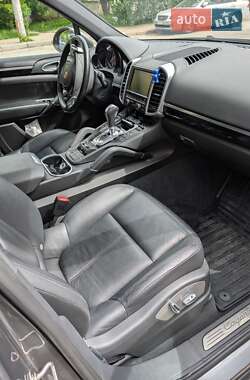 Позашляховик / Кросовер Porsche Cayenne 2010 в 