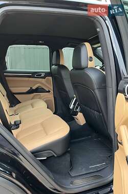Позашляховик / Кросовер Porsche Cayenne 2017 в 