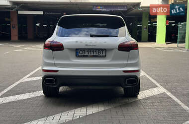 Позашляховик / Кросовер Porsche Cayenne 2015 в Києві