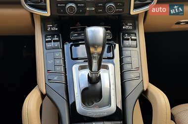 Позашляховик / Кросовер Porsche Cayenne 2015 в Києві