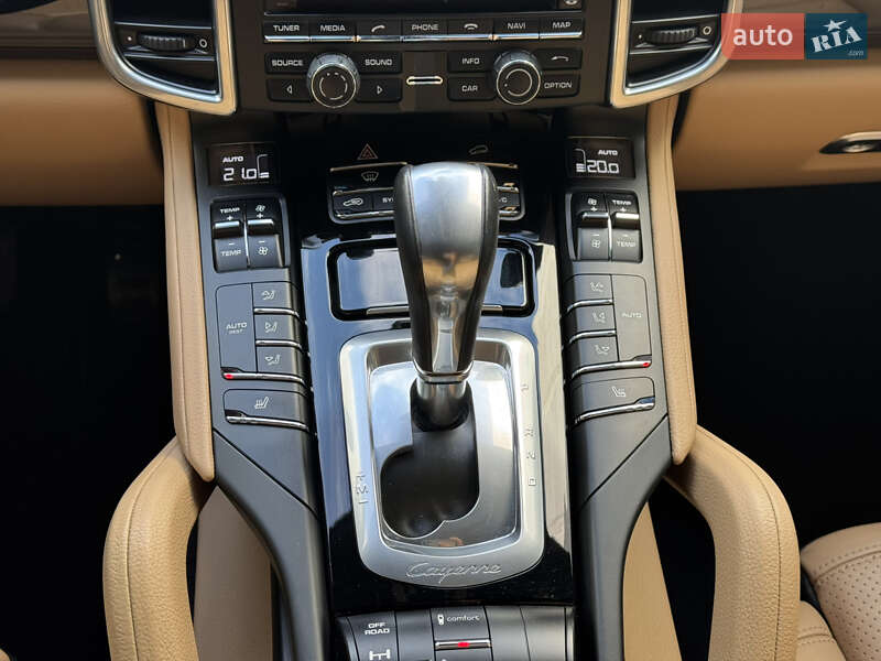 Внедорожник / Кроссовер Porsche Cayenne 2015 в Киеве