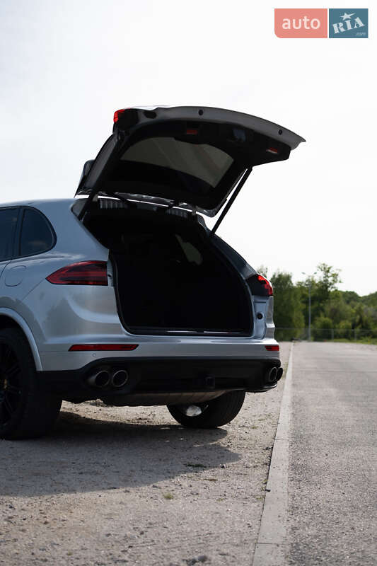 Позашляховик / Кросовер Porsche Cayenne 2017 в Дніпрі фото 7 Позашляховик / Кросовер Porsche Cayenne 2017 в Дніпрі