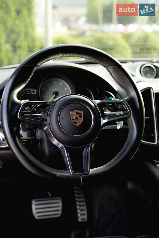 Позашляховик / Кросовер Porsche Cayenne 2017 в Дніпрі фото 18 Позашляховик / Кросовер Porsche Cayenne 2017 в Дніпрі