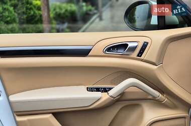 Внедорожник / Кроссовер Porsche Cayenne 2013 в 